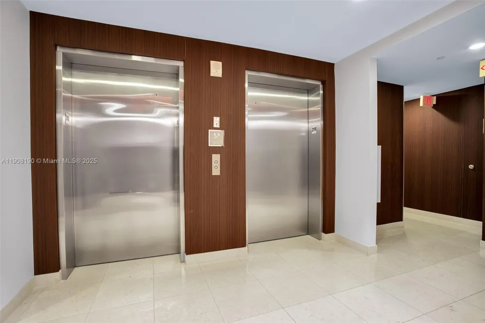 450 Alton Rd #2110 Miami Beach, FL 33139