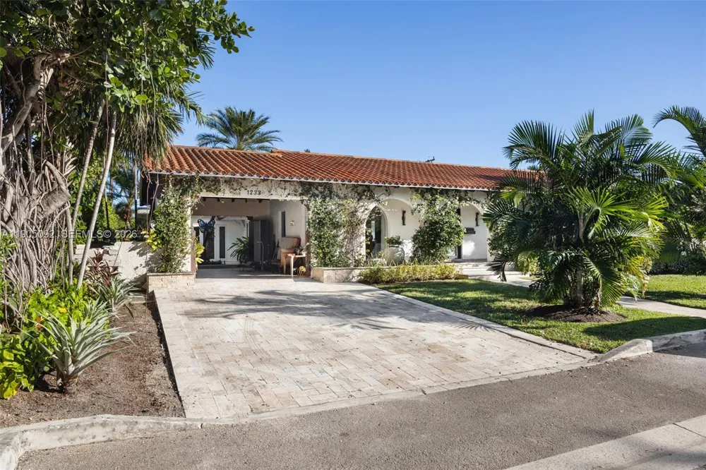 1233 102nd St Bay Harbor Islands, FL 33154