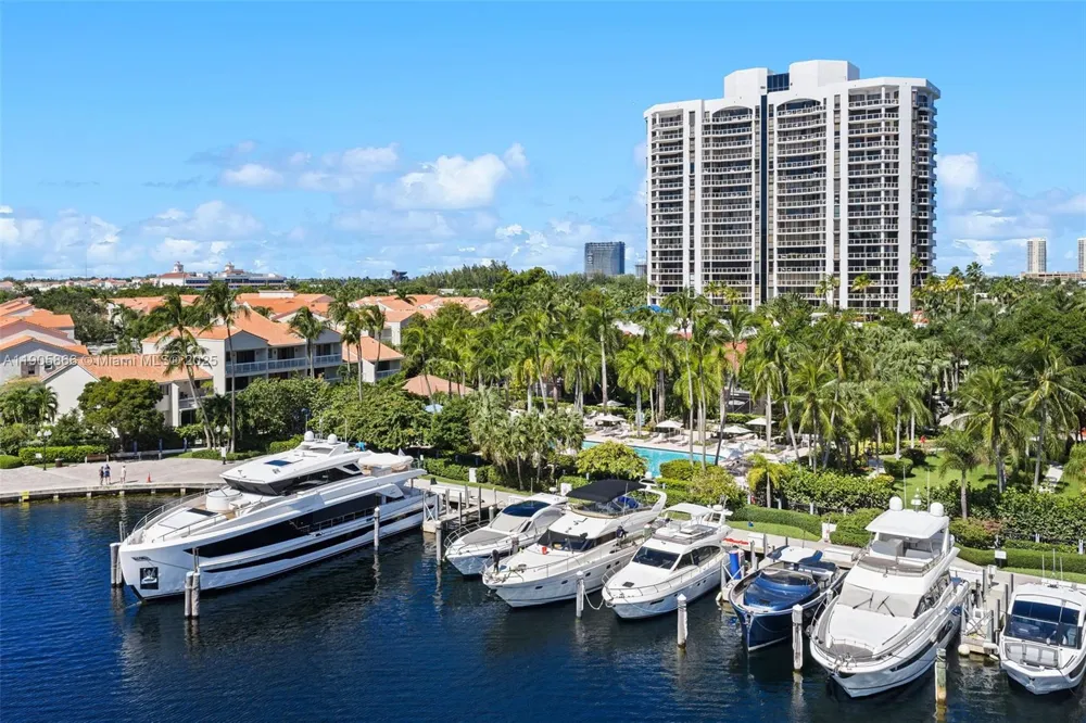 3598 Yacht Club Dr #602 Aventura, FL 33180