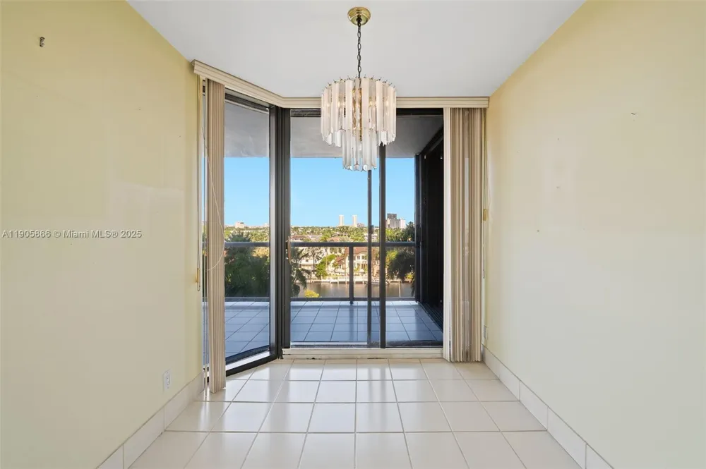 3598 Yacht Club Dr #602 Aventura, FL 33180