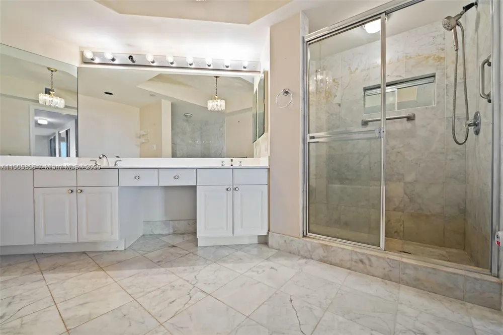 3598 Yacht Club Dr #602 Aventura, FL 33180