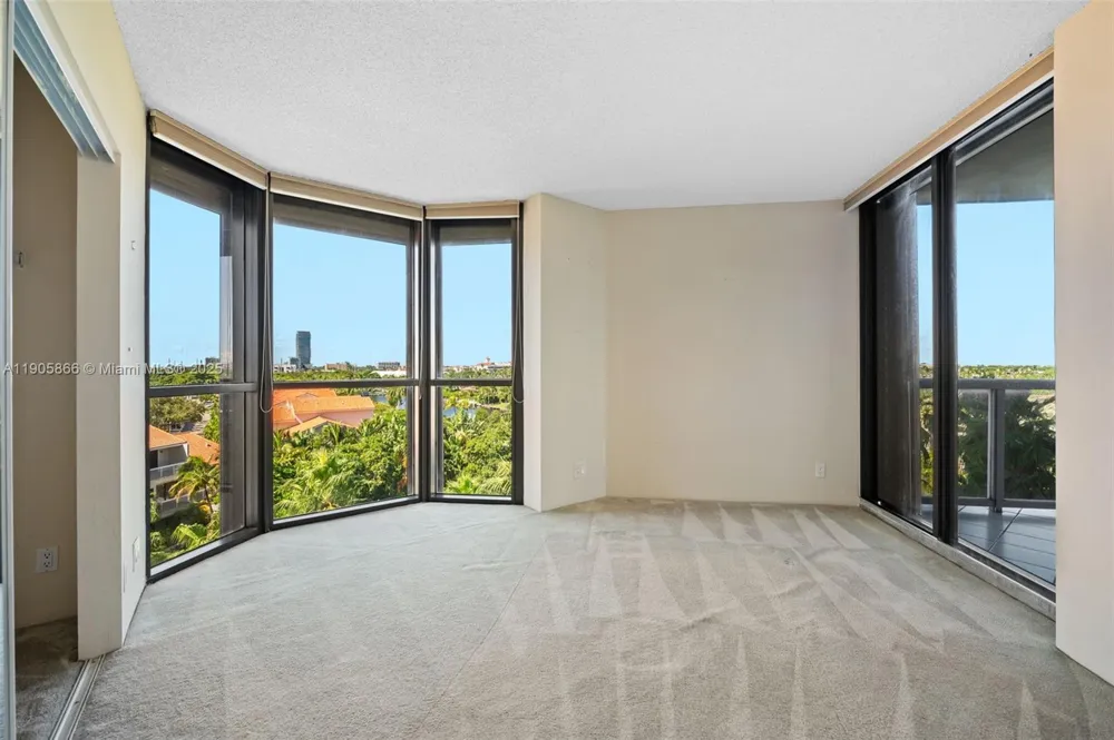 3598 Yacht Club Dr #602 Aventura, FL 33180