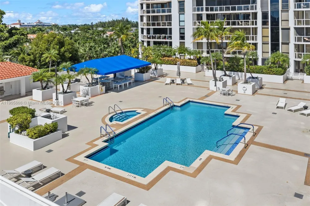 3598 Yacht Club Dr #602 Aventura, FL 33180