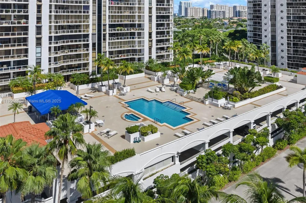 3598 Yacht Club Dr #602 Aventura, FL 33180