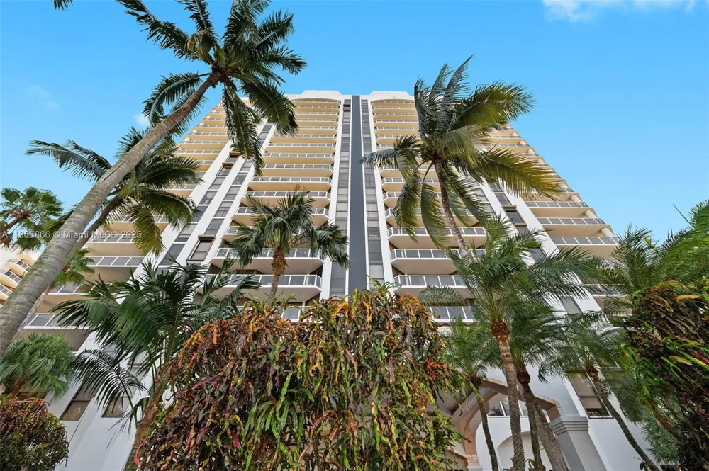 3598 Yacht Club Dr #602 Aventura, FL 33180