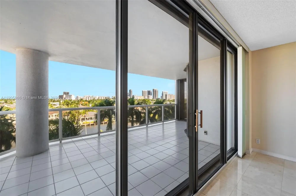 3598 Yacht Club Dr #602 Aventura, FL 33180