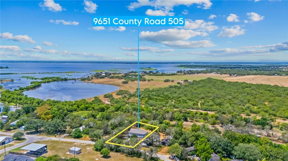 9651 County Road 505 Mathis, TX 78368