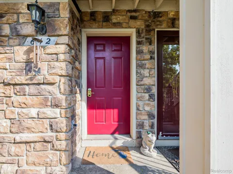 642 LYDIA LANE