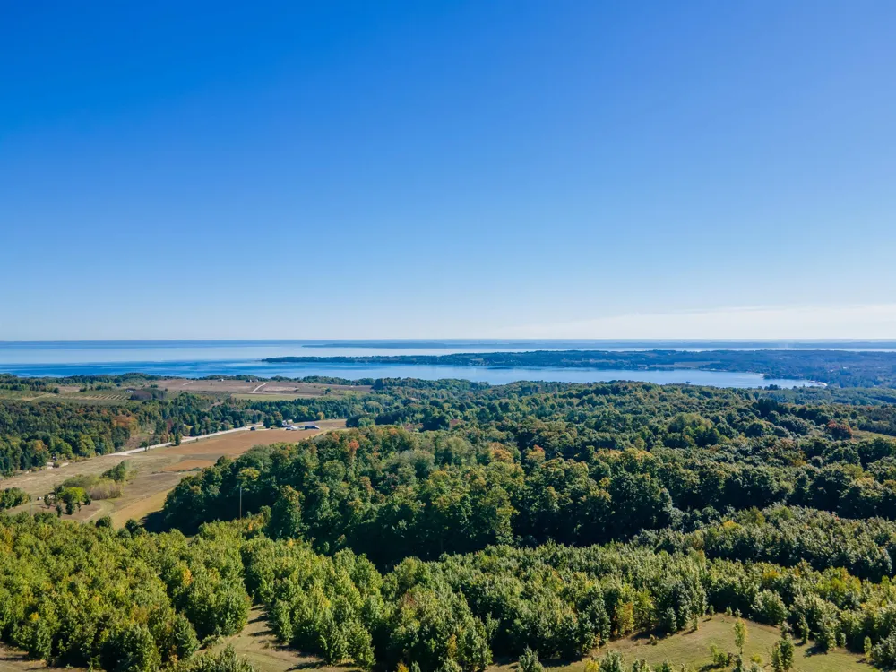 9224 E Duck Lake Road Suttons Bay Township, MI 49682