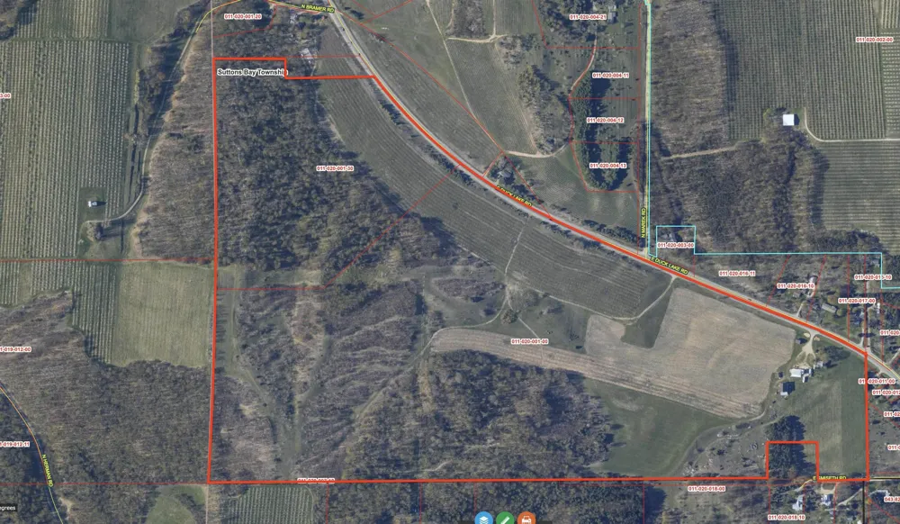 9224 E Duck Lake Road Suttons Bay Township, MI 49682