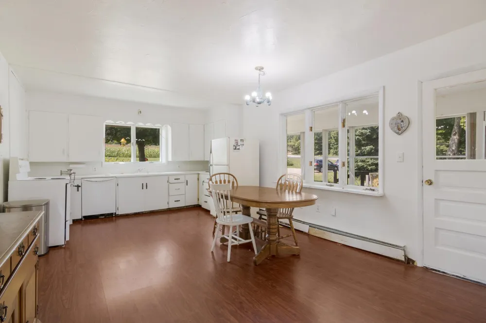 9224 E Duck Lake Road Suttons Bay Township, MI 49682