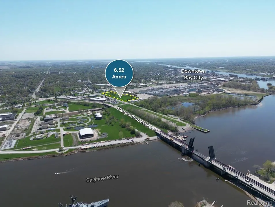 1515 JOHNSON STREET Bay City City, MI 48708
