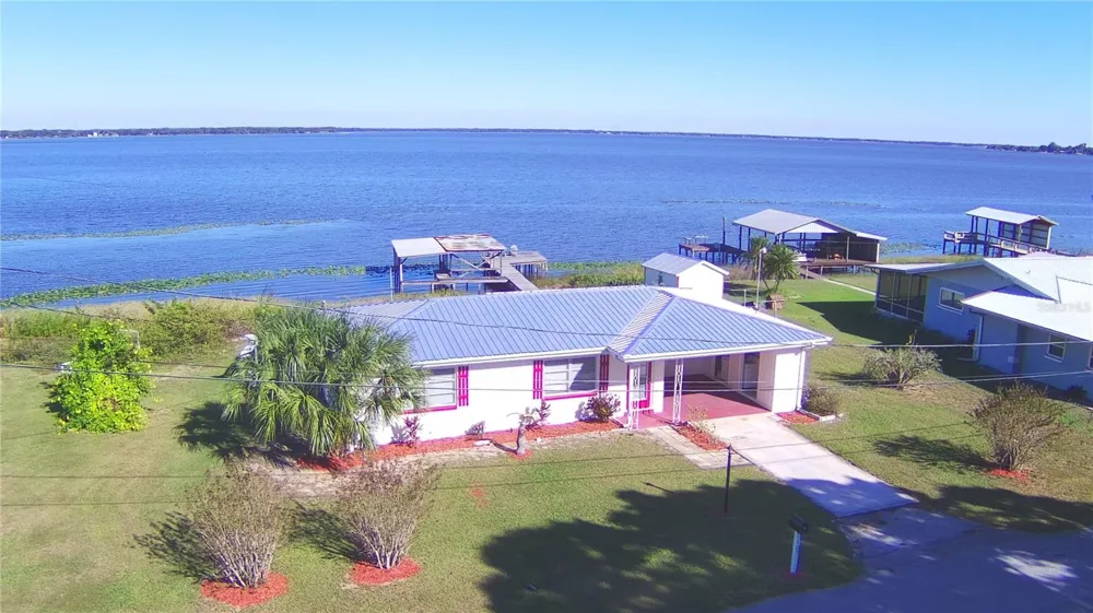 105 MAXCY LANE Frostproof, FL 33843
