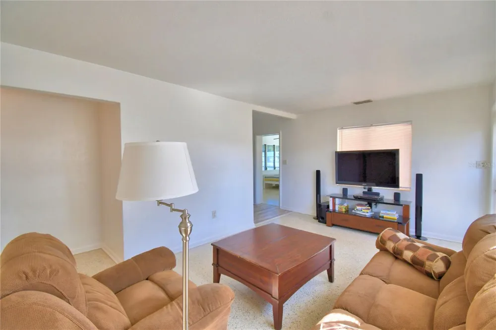 105 MAXCY LANE Frostproof, FL 33843