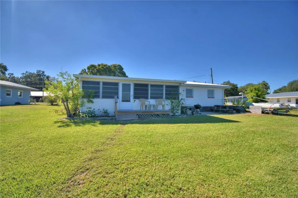 105 MAXCY LANE Frostproof, FL 33843