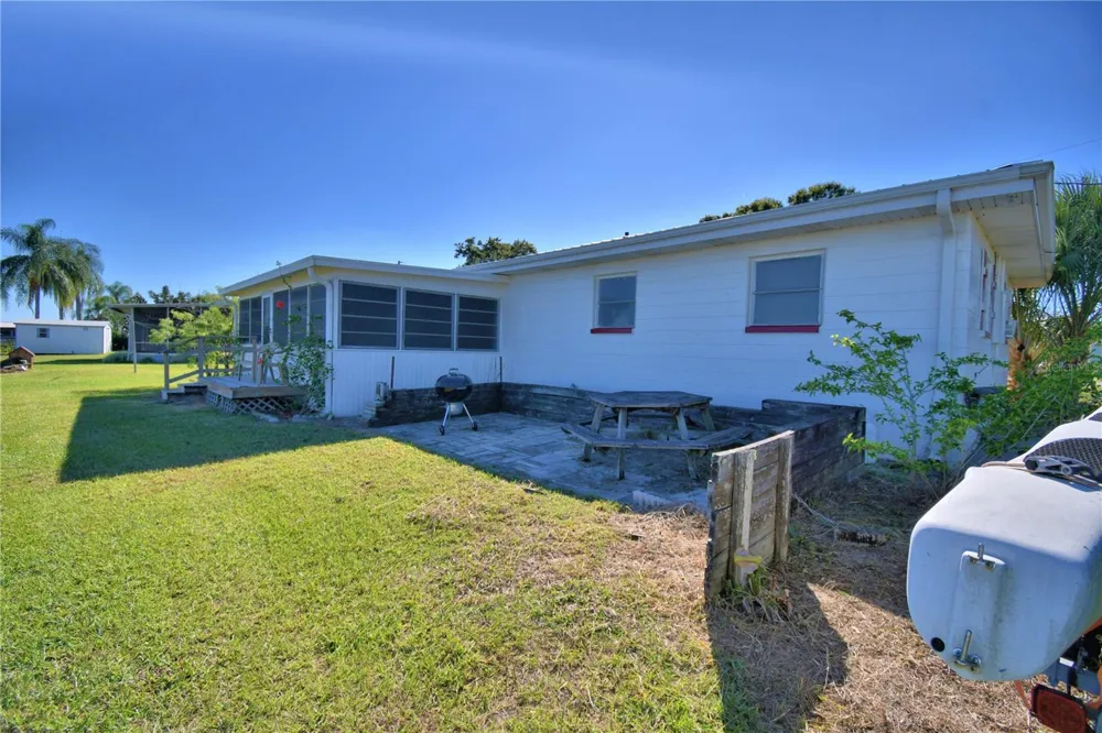 105 MAXCY LANE Frostproof, FL 33843