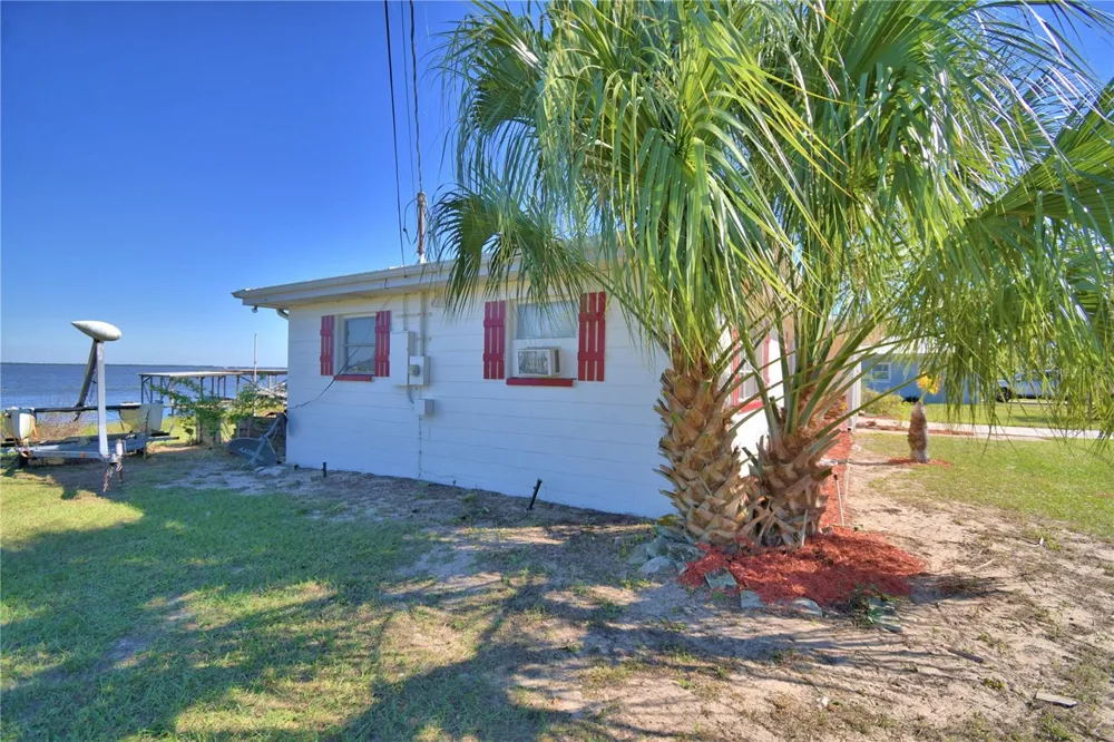 105 MAXCY LANE Frostproof, FL 33843