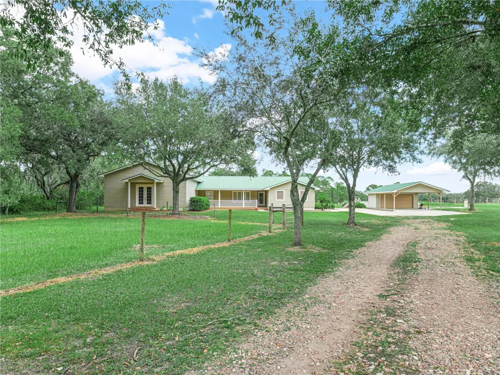 3963 MAMMOTH GROVE ROAD Lake Wales, FL 33898