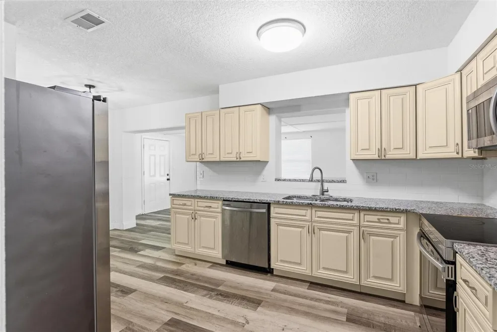 1598 3RD STREET Daytona Beach, FL 32117
