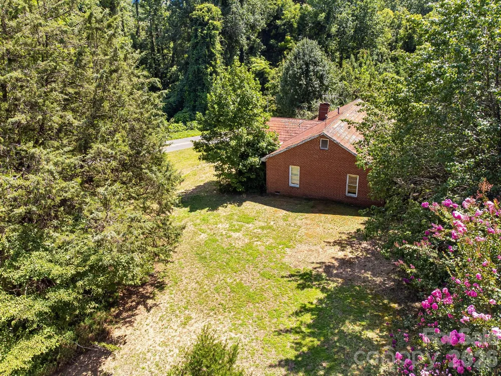 211 Luckadoo Road Bostic, NC 28018