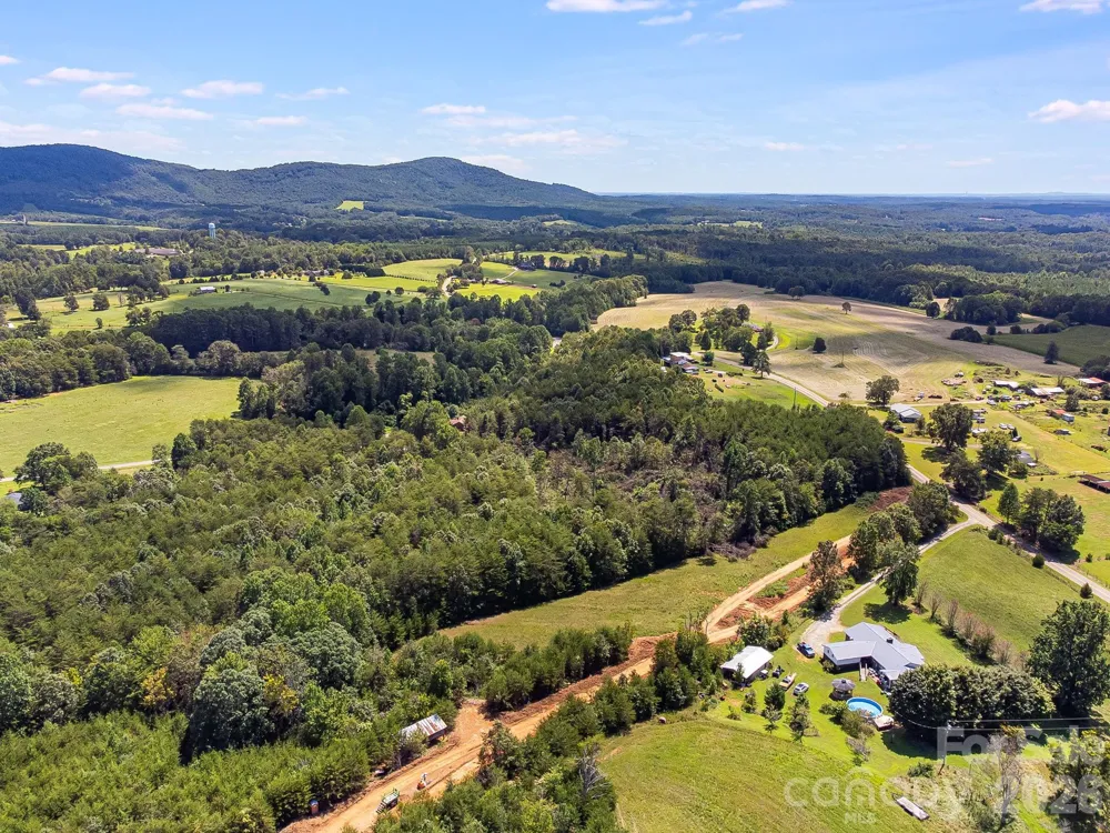 211 Luckadoo Road Bostic, NC 28018
