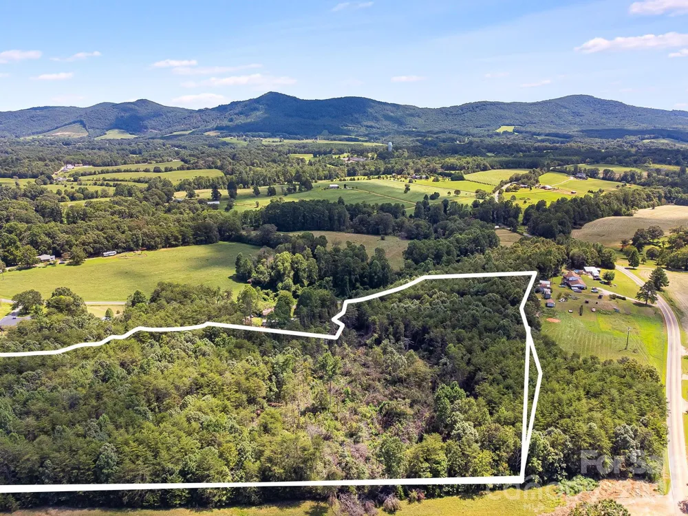 211 Luckadoo Road Bostic, NC 28018