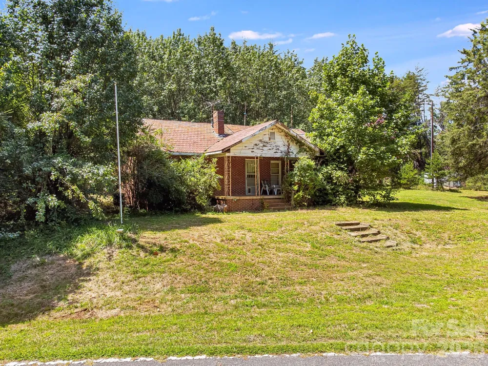 211 Luckadoo Road Bostic, NC 28018