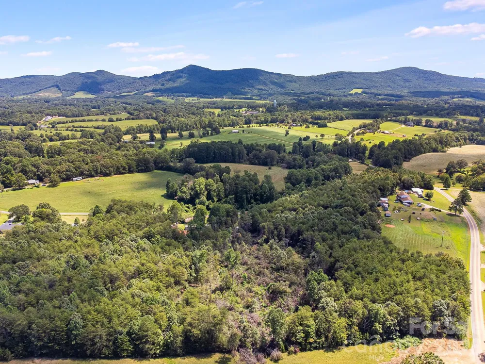 211 Luckadoo Road Bostic, NC 28018
