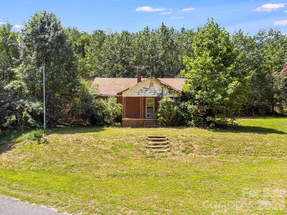 211 Luckadoo Road Bostic, NC 28018