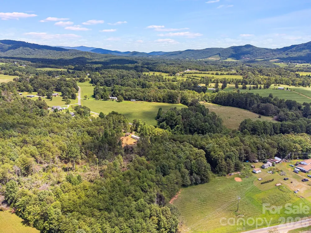 211 Luckadoo Road Bostic, NC 28018