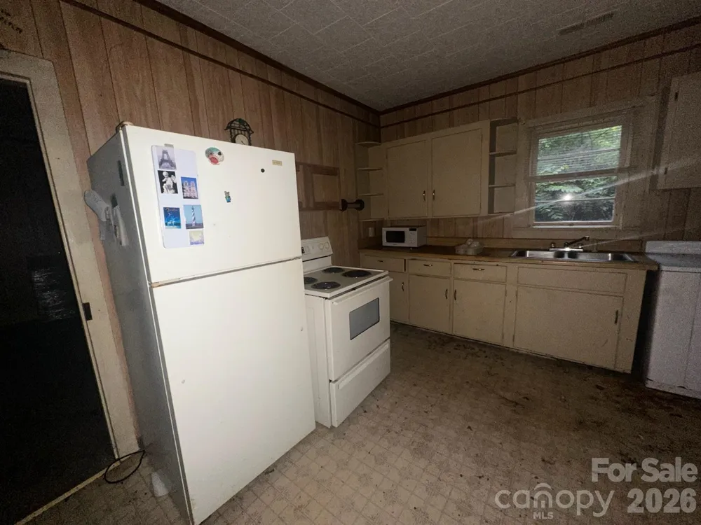 211 Luckadoo Road Bostic, NC 28018