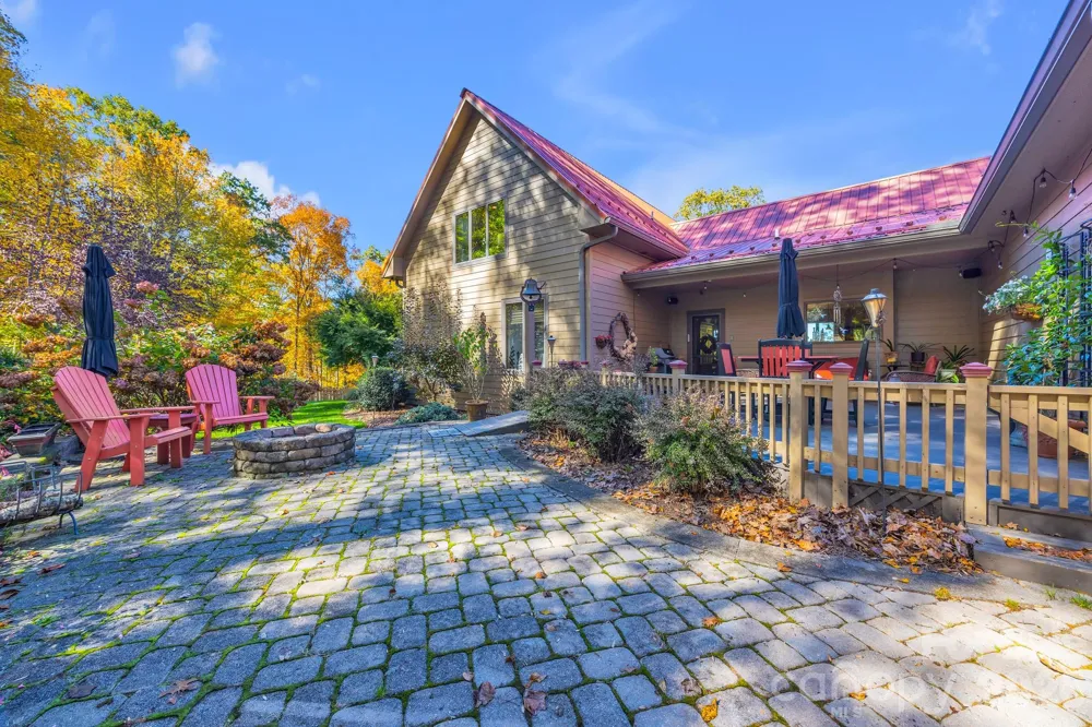 2650 Carson Woods Road Laurel Springs, NC 28644