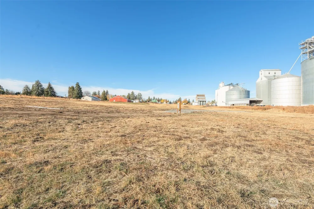601 E 1st St Waterville, WA 98858