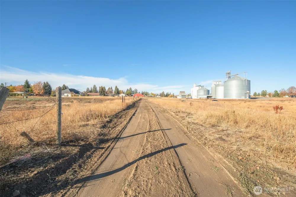 601 E 1st St Waterville, WA 98858