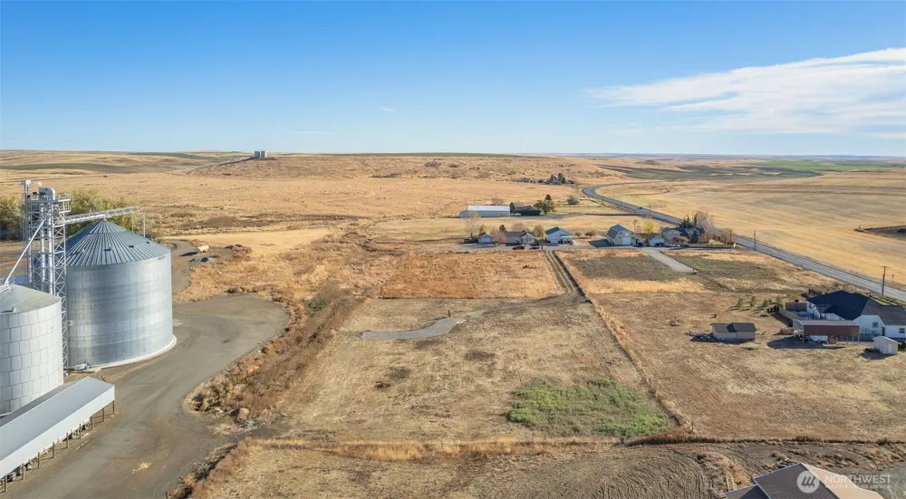 601 E 1st St Waterville, WA 98858