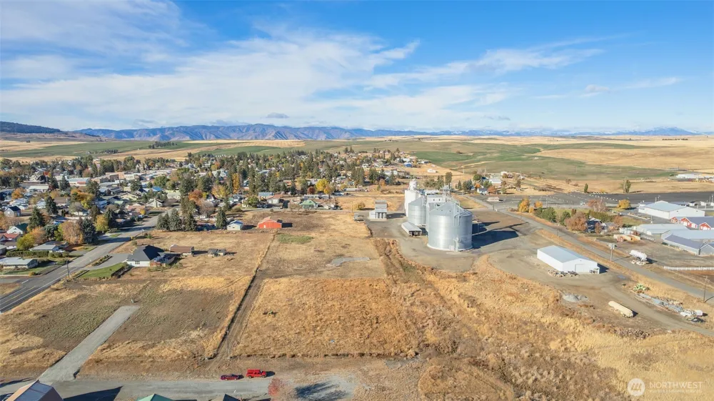 601 E 1st St Waterville, WA 98858