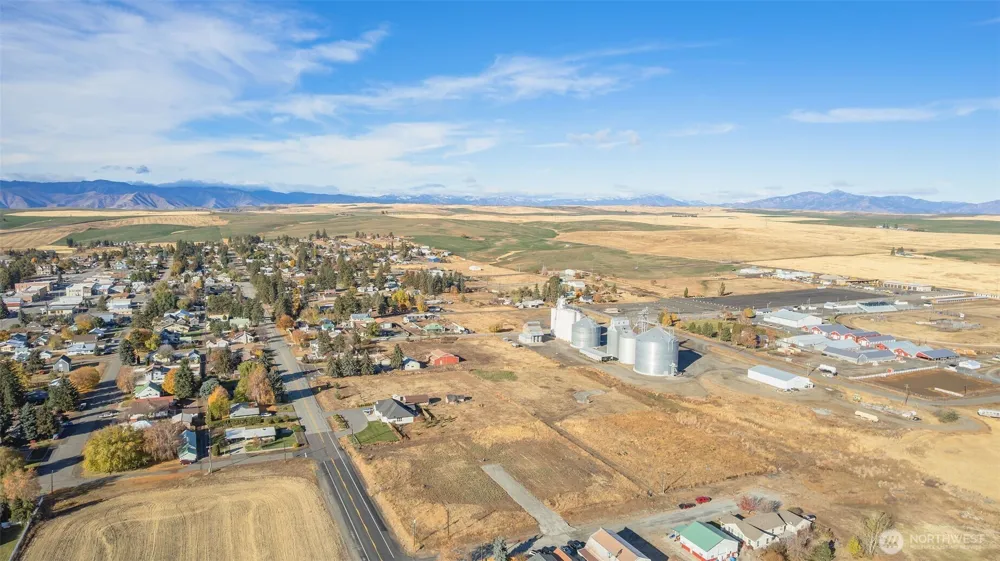 601 E 1st St Waterville, WA 98858