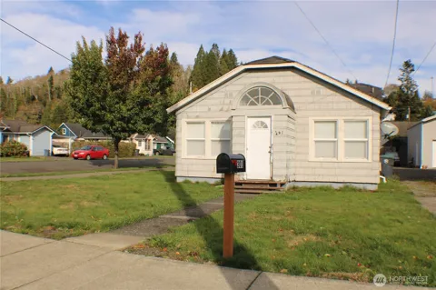301 Eklund Avenue