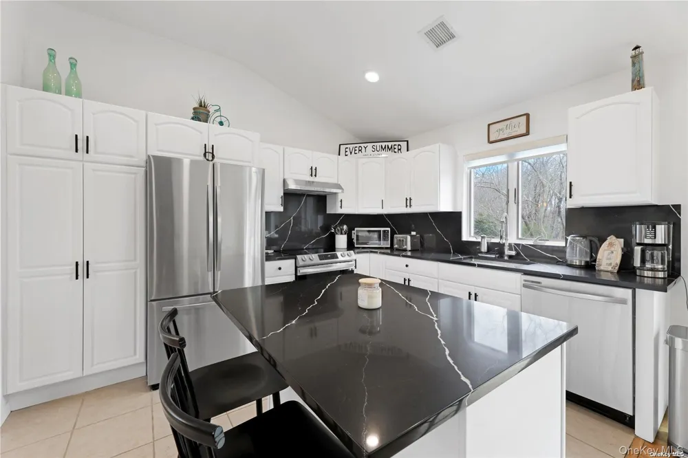 485 Sutton Place Greenport, NY 11944