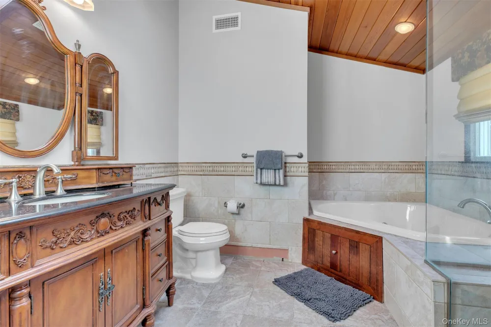 345 Colonial Road Southold, NY 11971