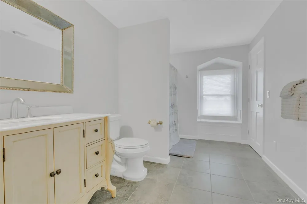 345 Colonial Road Southold, NY 11971