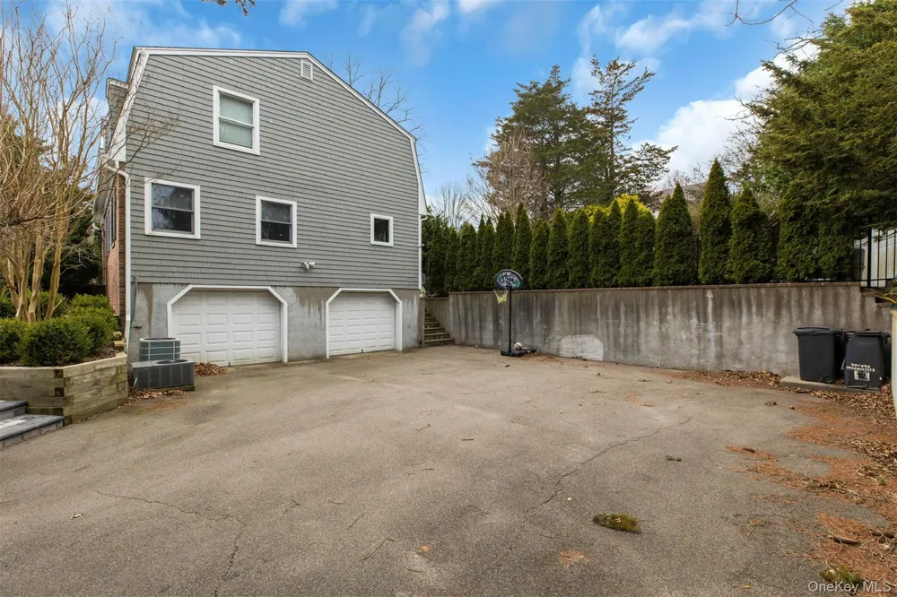 345 Colonial Road Southold, NY 11971