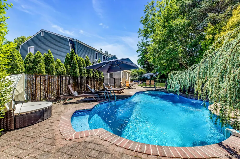 345 Colonial Road Southold, NY 11971
