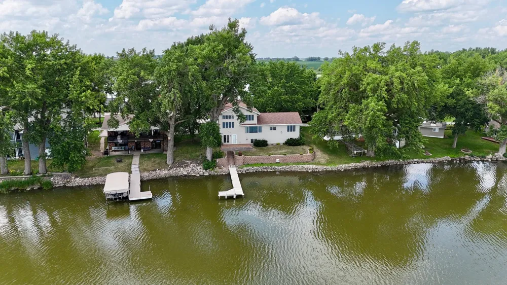 6 Edgewater Road Slayton, MN 56172