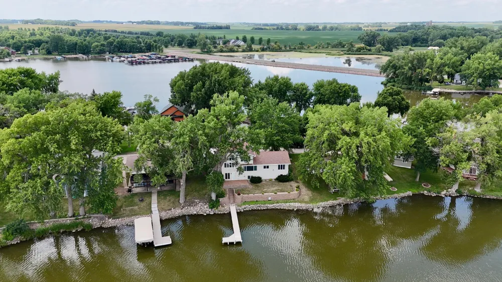 6 Edgewater Road Slayton, MN 56172