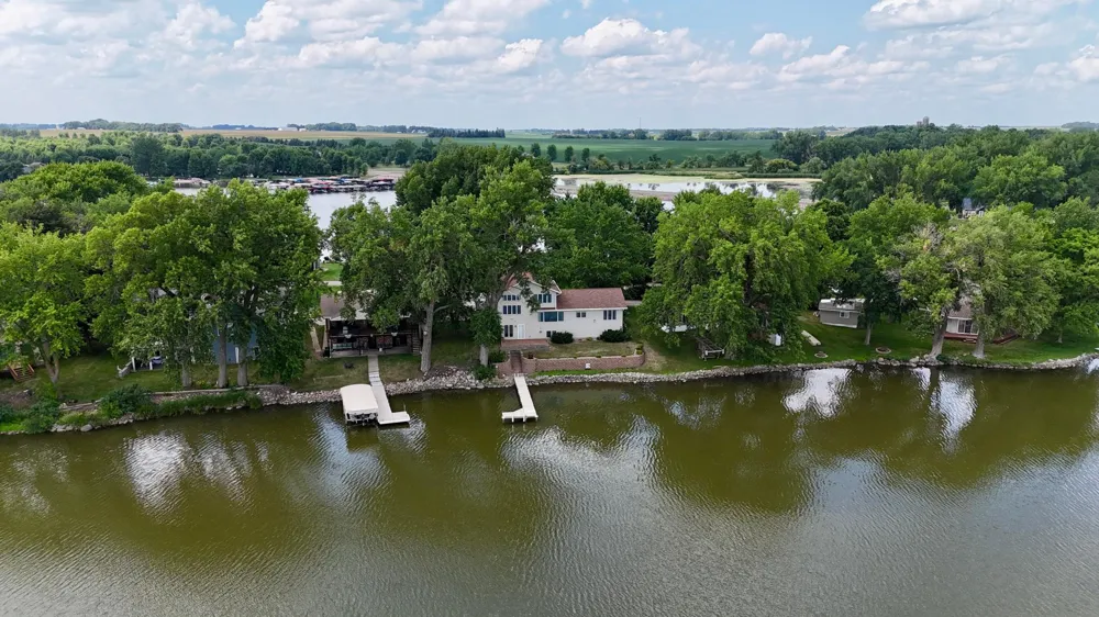 6 Edgewater Road Slayton, MN 56172