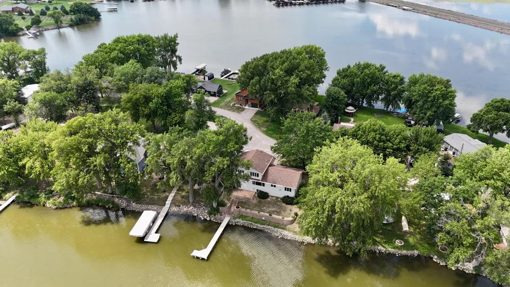 6 Edgewater Road Slayton, MN 56172