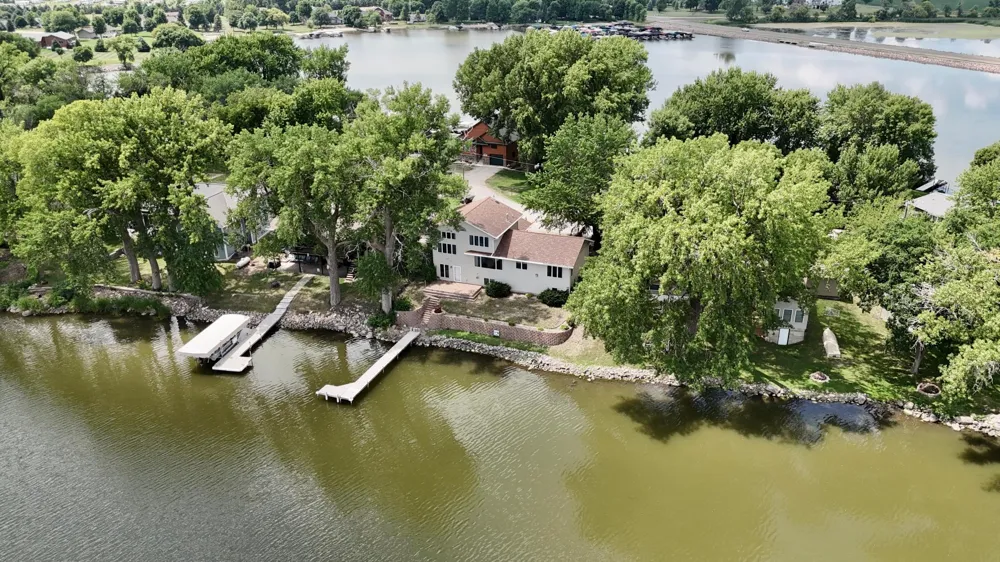 6 Edgewater Road Slayton, MN 56172