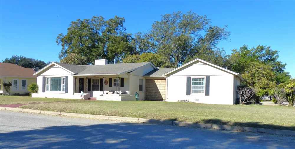 1031 11th Brady, TX 76825