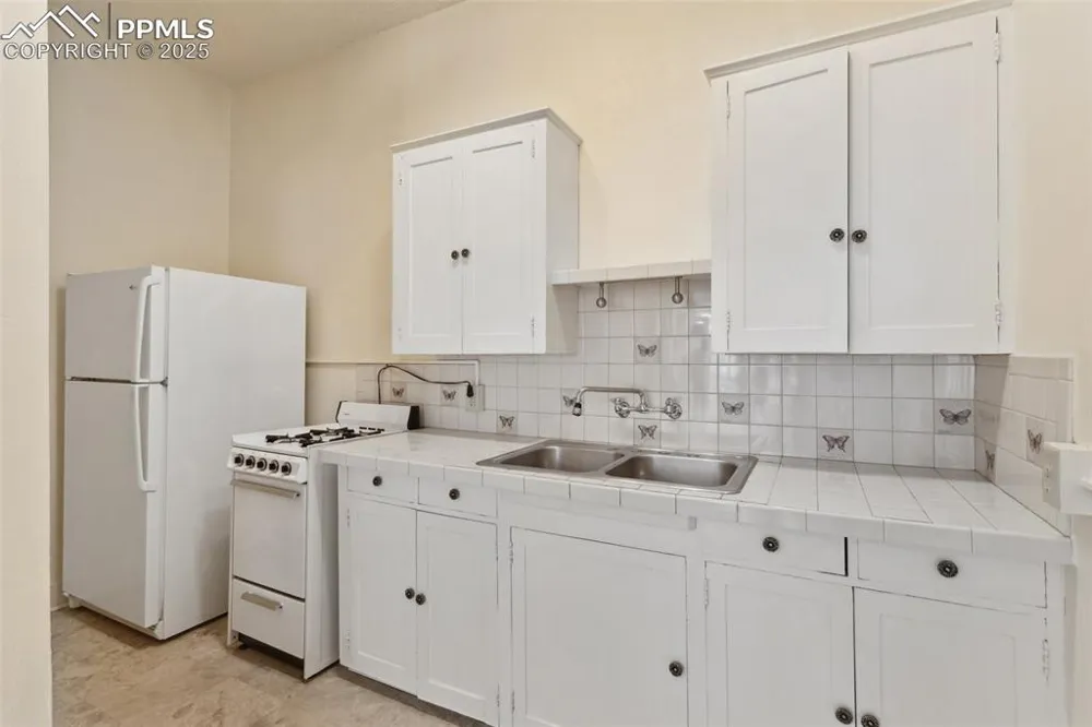 1215 Nevada Avenue Colorado Springs, CO 80903